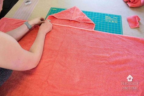 How To Sew A Hooded Towel, Towel With Hood Diy, Sew Hooded Towel, How To Make Hooded Towels For Kids, Hooded Beach Towels For Kids Diy, Infant Hooded Towel Diy, Hooded Towel Tutorial Free Pattern, Diy Bathrobe From Towels, Baby Bath Towels Hooded Diy