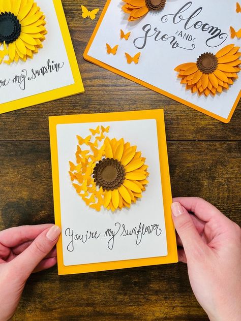 Teachers Day Card, Paper Sunflowers, Sunflower Cards, Easy Paper Flowers, Diy Ostern, Paper Flower Crafts, Diy Papier, How To Make Paper Flowers, Card Files