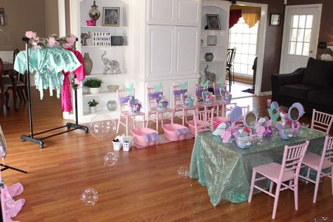 Mermaid Spa Party Ideas, Mermaid Spa Birthday Party, Mermaid Spa Party, Spa Science, Spa Party Theme, Spa Sleepover, Spa Sleepover Party, Salon Party, Kids Spa Party