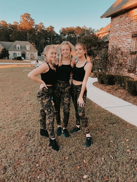 Army Girls Halloween Costume, Military Girl Costume, Military Halloween Costumes, Army Girl Halloween, Army Girl Halloween Costume, Army Halloween, Carnaval Outfits, Army Halloween Costumes, Aesthetic Besties