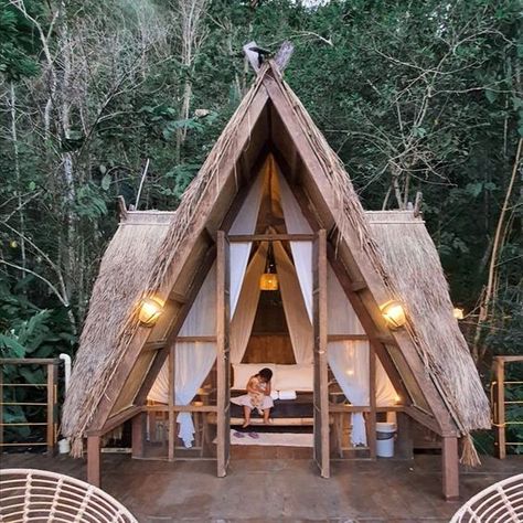 Nipa Hut Design Bamboo, Nipa Hut Design Modern, Bamboo Hut Design, Bamboo Huts Ideas, Bamboo Hut House, Hut House Design, Mini Resort Ideas, Farm Resort Ideas, Tropical Hut