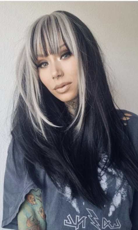 Black White Hair, Hair Color Streaks, Money Piece, Edgy Hair, Hair Color And Cut, The Fringe, Hair Dye Colors, Hair Inspiration Color, Hair Inspo Color