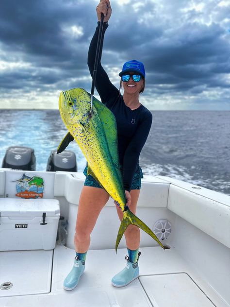 Fishing Outfit, Coastal Georgia, Fishing Photos, Fishing Pictures, Ocean Fishing, Deep Sea Fishing, Fishing Women, Fishing Girls, Mahi Mahi