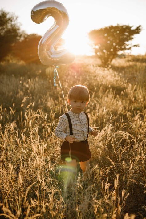 2nd Birthday Pictures Outside, 2nd Photo Shoot Ideas, Two Year Old Birthday Photos, Two Year Pictures, Two Year Birthday Photoshoot, Outdoor 2nd Birthday Photoshoot, 2 Year Photoshoot Ideas, Second Birthday Photo Shoot Boys, 2nd Birthday Pictures Boys