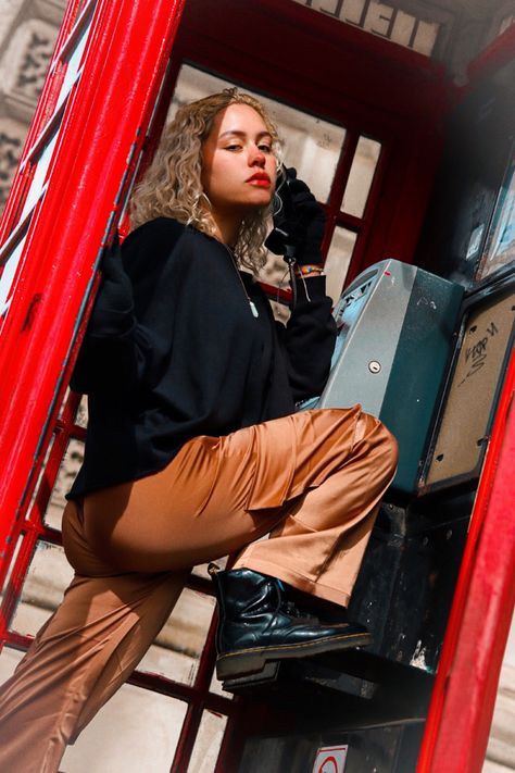 London England Europe fashion photograph photoshoot phone booth Person In Phone Booth, Phonebooth Red Aesthetic, Phone Booth Photoshoot Ideas, Phone Box Photoshoot, Telephone Pose Reference, Payphone Photoshoot, Telephone Booth Photoshoot, Phone Booth Aesthetic, Phone Booth Photoshoot