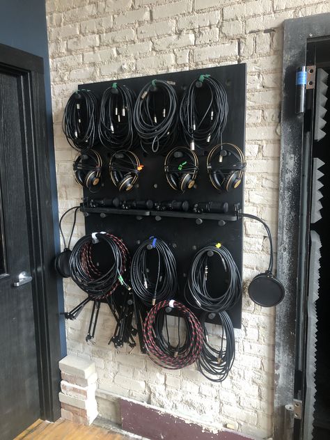 Music Studio Shelves, Audio Video Room Design, Music Lesson Studio Design, Recording Studio Cable Storage, Pegboard Music Studio, Garage Dj Studio, Music Studio Storage Ideas, Sound Equipment Storage, Home Music Recording Studio