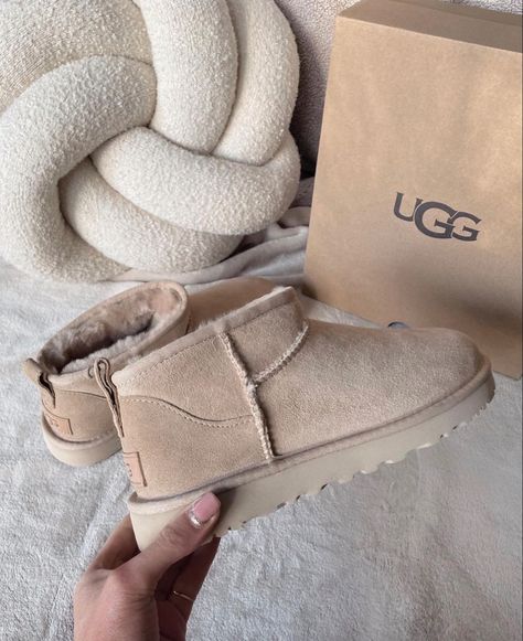 Ultra mini uggs outfit