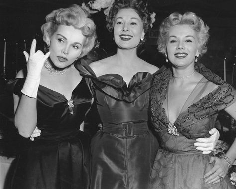 Zsa Zsa Gabor, Magda Gabor & Eva Gabor Magda Gabor, Gabor Sisters, Eva Gabor, Zsa Zsa Gabor, Sister Poses, Zsa Zsa, Early Photos, Three Women, Hollywood Star