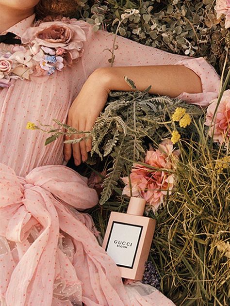 Gucci Launches Its Newest Fragrance (With a Dreamy Video Ad to Match) via @ByrdieBeauty Fragrance Oil Recipes, Fragrances Perfume Men, Parfum Gucci, Fragrance Free Skin Care, Gucci Fragrance, Fragrance Advertising, Tom Ford Fragrance, Fragrance Campaign, Dior Fragrance