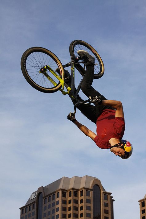 Incredible Mountain Bike Stunts and Tricks Bike Tricks, Mountain Bike Action, Bmx Street, Stunt Bike, Local Travel, Parkour, Biking Workout, Bmx, Mountain Bike