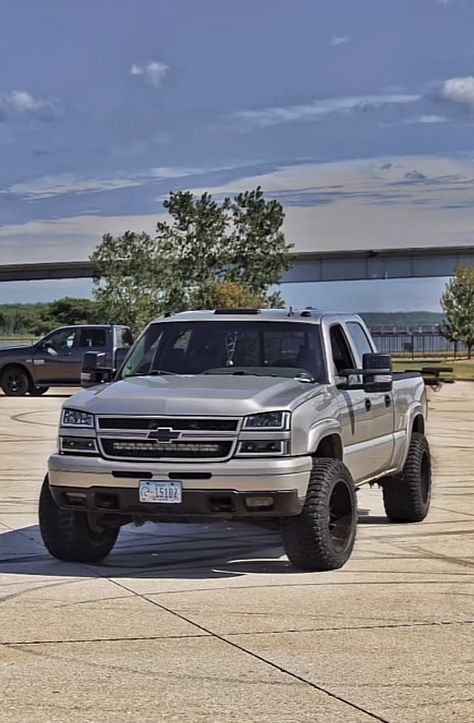 Lbz Duramax Chevy, Duramax Diesel Cat Eye, Cat Eye Chevy Silverado 1500, 2004 Chevy Silverado 2500 Hd, Chevy Cateye Lifted, Chevy Cat Eye Truck, Cat Eye Chevy Silverado, Cateye Trucks, Cat Eye Truck