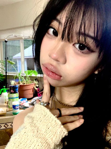 Makeup Styles Asian, Dark Gyaru Makeup, Emo Asian Makeup, Y2k Asian Makeup, Big Asian Eyes, Emo Douyin Makeup, Emo Douyin, Light Gyaru Makeup, Asian Dark Makeup