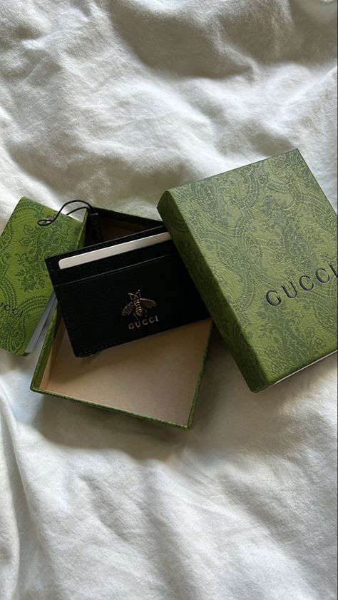 #cardholder #gucci #mensfashion #menstyle #fashionista Gucci Mens Wallet, Random Accessories, Gucci Card Holder, Handbag Essentials, Mens Casual Dress Outfits, Luxury Wallet, Waist Workout, Designer Wallets, Mens Casual Dress