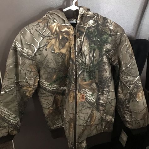 Brand New Kids Size Lg Carhartt Coat Camo Carhartt Jackets, Camo Zip Up, Carhartt Camo Jacket, Gorp Core Fashion, Carhartt Aesthetic, Pink Carhartt Jacket, Carhartt Jacket Outfit, Camo Jacket Outfit, Y2k Coat