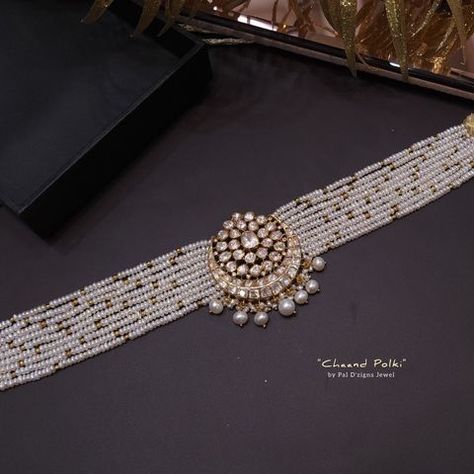 Jewellery Stones, Jewellery For Wedding, Gold Pearl Choker, Unique Pearl Jewelry, Real Pearl Jewellery, Coral Jewelry Set, Polki Choker, Choker Pearl, Antique Gold Jewelry Indian