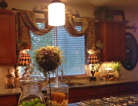 2000s Tuscan Home Aesthetic, 90s Tuscan Kitchen, Tuscan House Aesthetic, Tuscan Homes Interior 2000s, Tuscan Kitchen 2000s, 2000s Tuscan Decor, 2000s Tuscan Kitchen, 2000s Tuscan Aesthetic, Tuscan House 2000s