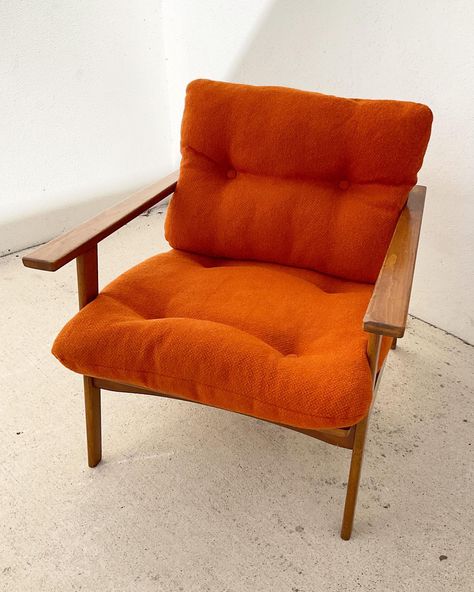 Midcentury walnut armchair with orange nubby fabric. Great color! [SOLD] ⠀⠀⠀⠀⠀⠀⠀⠀⠀ MCM musical instruments acrylic on board painting. Great colors and big large size. 35” x 45” $425 ⠀⠀⠀⠀⠀⠀⠀⠀⠀ View & purchase through link👆🏽 DM with additional questions All sales as-is and final. Please pick up within 48 hours to avoid a storage fee. Open daily 💚 ⠀⠀⠀⠀⠀⠀⠀⠀⠀ —————————> #austinvintage #austininteriors #austinhome #mcmchair #midcenrurymodern #mcmhome 60s Armchair, Mcm Chair, Walnut Armchair, Board Painting, Austin Homes, St Mary, On Board, Furniture Store, Musical Instruments