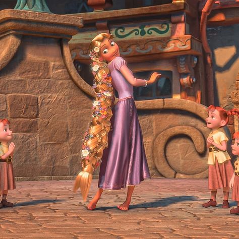 Princesa Rapunzel Disney, Tangled Wallpaper, Rapunzel Cosplay, Rapunzel Dress, Rapunzel And Flynn, Rapunzel And Eugene, Disney Princess Rapunzel, Princess Movies, Princess Wallpaper