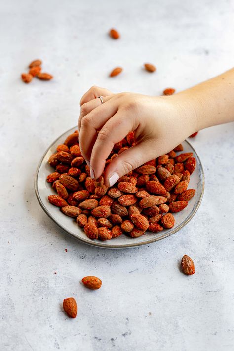 Bursting with smoky flavor these Smoked Paprika Roasted Almonds are a tasty snack! Only three whole food plant-based ingredients. Candied Almonds, Snack Craving, Best Appetizer Recipes, Roasted Cashews, Raw Almonds, Salty Snacks, Roasted Almonds, Best Fruits, Best Appetizers