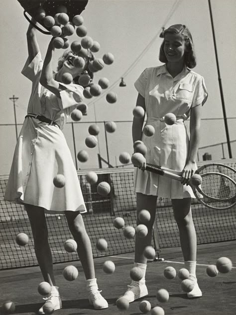 Exhibition: ‘Hermann Landshoff: A Retrospective Photographs 1930-1970’ at the Münchner Stadtmuseum | Art Blart Tennis Court Photoshoot, Tennis Shoot, Tennis Photoshoot, Tennis Photography, Women Standing, Tennis Art, Tennis Photos, Tennis Girl, Tennis Aesthetic