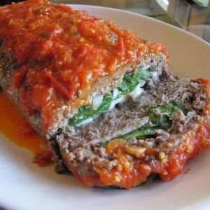 Meatloaf With Spinach, Meatloaf Roll, Italian Meatloaf Recipes, Spinach Mozzarella, Italian Meatloaf, Tomato Basil Sauce, Mozzarella Recipes, Basil Sauce, Supper Ideas