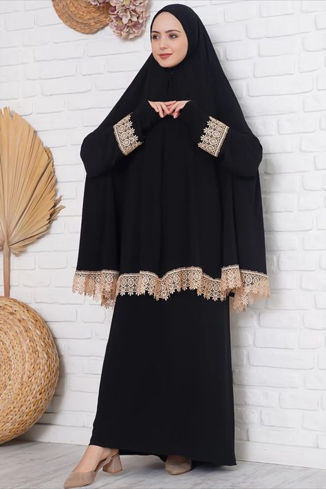 This modern prayer dress has a stylish and comfortable design. Its functional and elegant cut makes it suitable for everyday wear as well. The elastic fabric is designed to fit all body types. It is easy to use when praying and is also very practical to wash. With this dress, praying will be much more enjoyable Clothes For Women Hijab, Praying Clothes, Pray Muslim, Prayer Clothes, Prayer Dress, Dress Muslim, Islamic Prayer, Muslim Women, Nun Dress