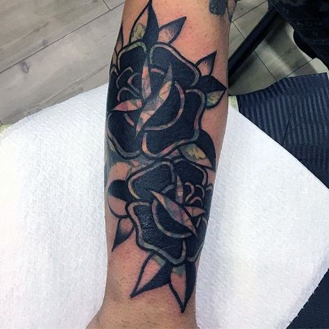 Traditional Tattoo Cover Up, Blast Over Tattoo, Black Sleeve Tattoo, Fierce Tattoo, Best Cover Up Tattoos, Tattoo Over Scar, Black Tattoo Cover Up, Blackout Tattoo, Muster Tattoos