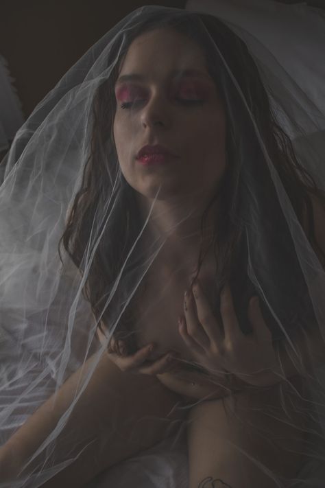 Budoir Sessions Wedding Veil, Bridal Boudiour Poloroid, Bride Boudiour Photoshoot, Wedding Bodouir, Midland Michigan, Bridal Photographs, Indoor Photography, Wedding Pic, Black Veil