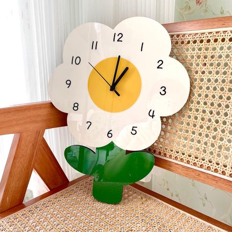 Cute Wall Clock, Clock Diy Ideas, Clock Artwork, Cute Clocks, Artwork Decoration, Simple Clock, Rooms Decoration, Industrial Garden, Clock Flower