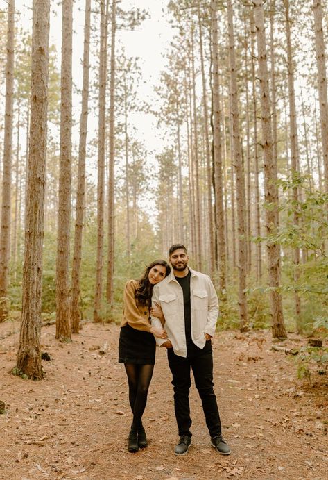 Michigan engagement photos, Michigan photographer, Forest engagement photos, Forest photoshoot, Grand Rapids engagement photos, Michigan photoshoot locations, Grand Rapids wedding photographer, Casual engaegment photoshoot outfits, Fall couple photos, Cozy fall photoshoot Fall Couple Pictures, Fall Photoshoot Ideas, Portret Feminin, Forest Engagement Photos, Fall Couple Photos, Fall Photo Shoot Outfits, Wedding Fotos, Engagement Photo Outfits Fall, Engagement Picture Outfits