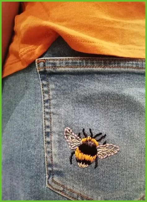 Bumble Bee Embroidery, Haft Vintage, Broderie Anglaise Fabric, Jean Diy, Broderie Simple, Jaket Denim, Embroidery Hoop Art Diy, Patterns Flowers, Haine Diy