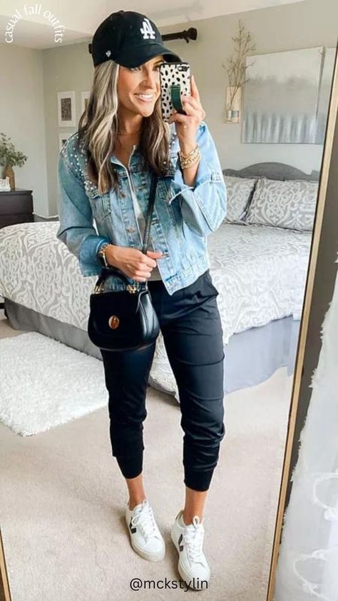 Jogger Pants Outfit for Women. Casual Fall Outfits! Styling An Oversized Tshirt, Style A Jean Jacket, Jogger Pants Outfit Women, Errands Outfit Spring, Black Joggers Outfit, Athleisure Outfits Fall, Joggers Outfit Women, Athleisure Outfits Spring, Tracksuit Outfits