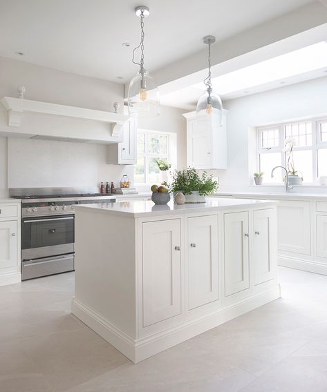 Small white kitchen ideas: 10 design tips for light kitchens | Homes & Gardens White Kitchen Floor, Plain English Kitchen, Small White Kitchens, White Tile Floor, Natural Stone Flooring, Kitchen Wall Tiles, Kitchen Floor Tile, Kitchen Inspiration Design, Bespoke Kitchens