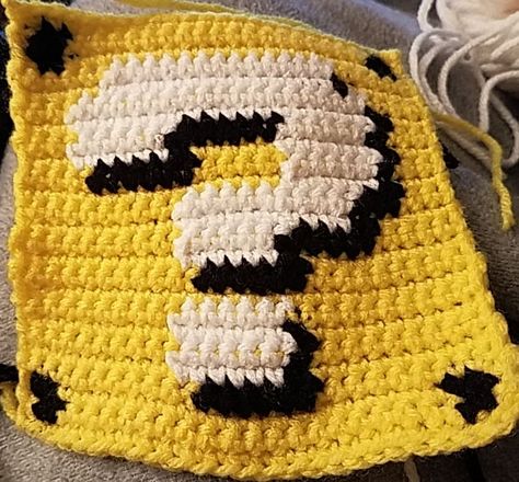 Square Pillow Patterns, Nerdy Crochet Blanket, Crochet Minecraft Granny Square, Crochet Gaming Patterns, Gamer Crochet Ideas, C2c Patterns Free, Crochet Mario Characters, Crochet Video Game, Crochet Pixel Blanket