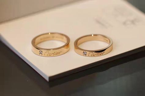 Couple Wedding Rings With Names, Wedding Ring With Name Kerala, Couple Name Rings Gold, Couple Ring Design With Name, Simple Engagement Rings Gold Indian Couple, Wedding Ring Name Design, Cincin Couple Simple, Cincin Couple Aesthetic, Engagement Name Rings Gold