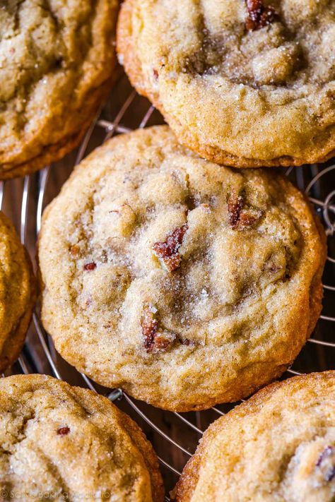 Buttery, soft and chewy cookies are exploding with toasted pecans and brown sugar flavor. Recipe on sallysbakingaddiction.com Chocolate Chunk Cookie Recipe, Butter Pecan Cookies, Delicious Christmas Cookies, Chewy Cookies, Frozen Cookie Dough, Frozen Cookies, Baked Cookies, Pecan Cookies, Cookie Dough Recipes