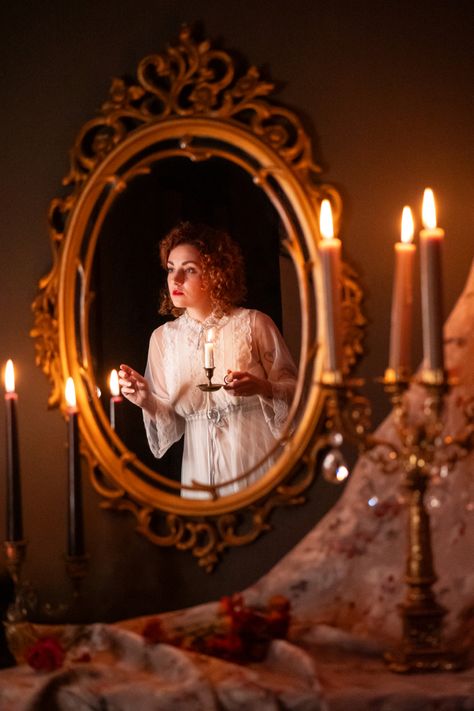 Victorian Photoshoot, Dark Victorian, Victorian Mirror, Mirror Aesthetic, Tiktok Ideas, Aesthetic Photoshoot, French Victorian, Vintage Photoshoot, Photoshoot Idea