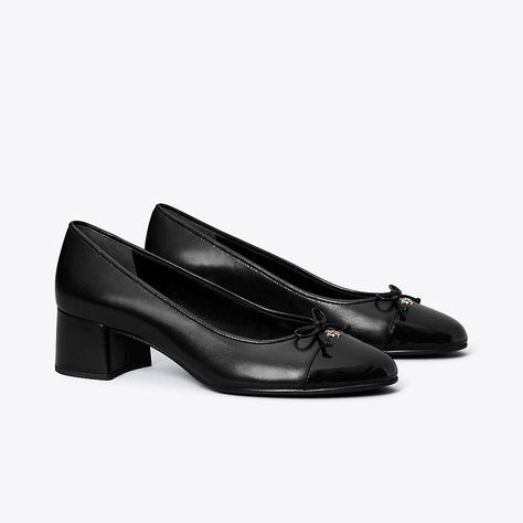 An elevated take on the classic ballet flat. This elegant pump is crafted in fine leather with a contrast cap toe and comfortable block heel. Finished with a delicate bow and subtle Double T.Crafted in partnership with a Leather Working Group-certified tannery, supporting high standards in leather manufacturing and chemical management. Pretty Flats Shoes, Heeled Ballet Pumps, Comfortable Elegant Shoes, Stylish Work Shoes, Black Work Heels, Women’s Work Shoes, Elegant Flats Shoes, Elegant Flat Shoes, Elegant Shoes Flat