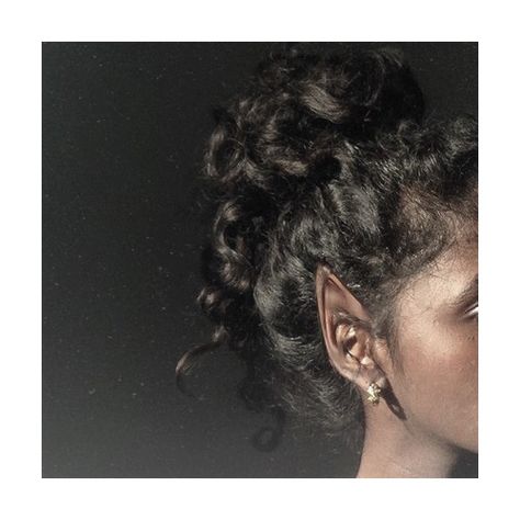 Elf Aesthetic Poc, Black Elf Aesthetic, Bun Curly Hair, Elf Aesthetic, 3a Curls, Curly Hair Inspo, Dragon Z, Bard College, Curly Bun