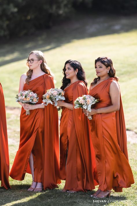 Subtle pastel orange roses and green foilage - a perfect match with the burnt orange bridesmaids dresses!
Photography: 📸Shevan J Photography Orange Bridesmaids Dresses, Bramleigh Estate, Orange Bridesmaids, Dresses Photography, Hamptons Wedding, Orange Bridesmaid, Orange Bridesmaid Dresses, Pastel Orange, Bridesmaid Style