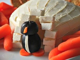 Serves 10–12 Penguin Birthday Party, Baby Shower Food For Girl, Kids Birthday Party Food, Cake Ball, Penguin Birthday, Winter Birthday Parties, Penguin Party, Kids Party Food, Snack Attack