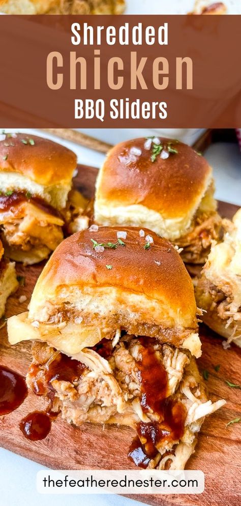 Bbq Sliders Recipes, Bbq Chicken Sliders Recipes, Sliders Recipes Hawaiian Rolls, Bbq Sliders, Sliders Recipes Chicken, Bbq Chicken Sliders, Shredded Bbq Chicken, Bbq Chicken Sandwich, Slider Sandwiches