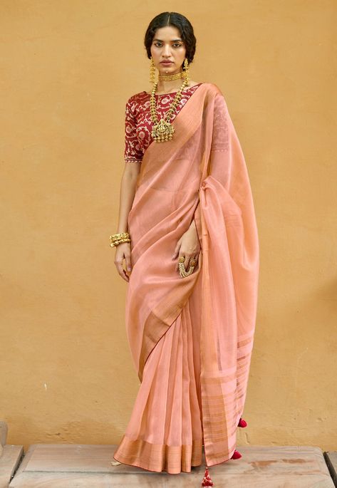 Coral Saree, Saree Contrast Blouse, Piping Blouse, Peach Color Saree, Peach Saree, Saree Bollywood, Organza Silk Saree, Kundan Choker, Brocade Blouses