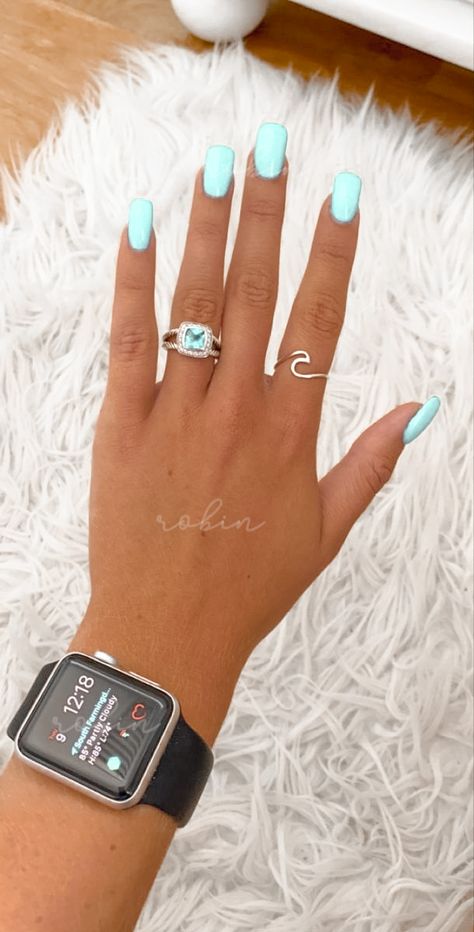 Preppy Nails One Color, 2023 Trendy Nail Colors, Cute Nail Colors For The Beach, Nail Ideas For Jamaica, Florida Nail Colors, Teal Jewelry Outfit, Gel Nail Plain Colors, Nails Idea For Beach, Beachy Summer Nails 2023