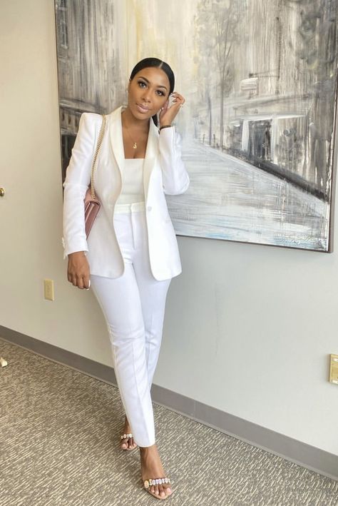 White Church Outfit, Soft Feminine Outfits, Cute Professional Outfits, Feminine Outfits, Home Wear Women, Fashionable Work Outfit, Lawyer Outfit, Business Attire Women, Corporate Attire