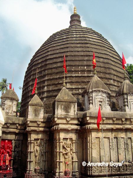 The famous Kamakhya temple at Guwahati Kamakhya Temple, India Tourist, Hindu Temples, Online Travel Agency, Northeast India, Hindu Temple, Tourist Places, Places Of Interest, Famous Places