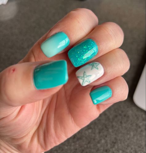 Beach Nails Vacation Ocean Acrylic, Teal Hawaiian Nails, Aqua Beach Nails, Bahama Nails Beach, Nails For Caribbean Vacation, Nails For Carribean Vacation, Cute Ocean Nails, Starfish Pedicure, Turks And Caicos Nails