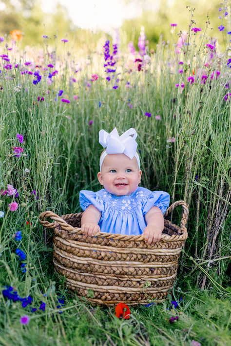 Texas Wildflower family sessions in North Texas in the spring by Brittany Partain Photography Wildflower Baby Photo Shoot, Baby Flower Photoshoot, Wildflower First Birthday Photoshoot, Baby Spring Photoshoot, Toddler Photography Ideas, Sage Birthday, Wildflower Photoshoot, Rainbow Baby Photography, Flower Garden Pictures