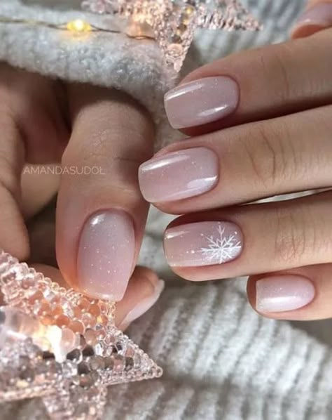 70+ Stylish Christmas Nails You Should Try In 2021 Torturi Baby Shower, Snowflake Nail Design, Season Art, Snowflake Nail Art, Winter Nails Acrylic, Themes Wedding, Christmas Gel Nails, Nail Design Inspiration, Christmas Nail Art Designs