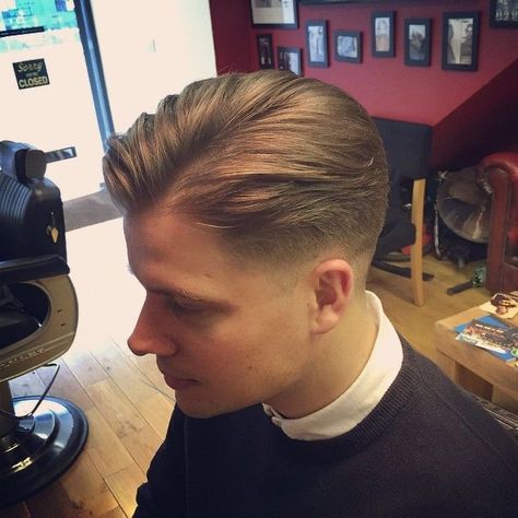 Mens Vintage Haircut, Barbers Cut Mens, Classic Haircut Men Vintage, Vintage Haircut, Vintage Haircuts, Barber Style, Tattoo Music, Fashion Tattoo, Gents Hair Style